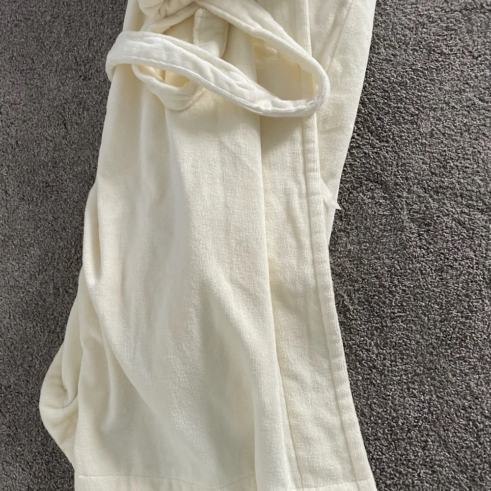 Resort Spa Robe - Picture 2 of 3
